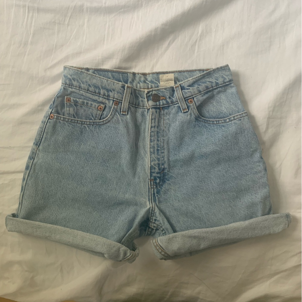 Vintage Levi’s denim shorts